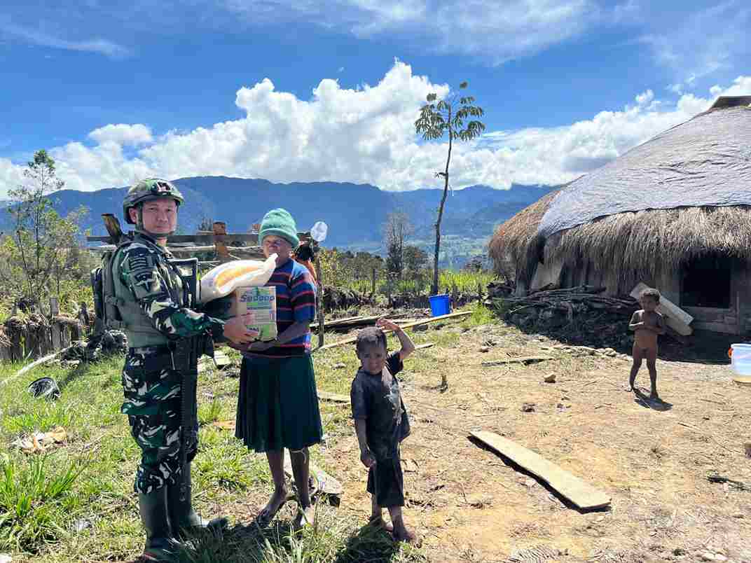 Safari Honai Satgas Yonif 700/WYC di Tanah Koper: Beras,Indomie, dan Cinta yang Tak Pernah Kering