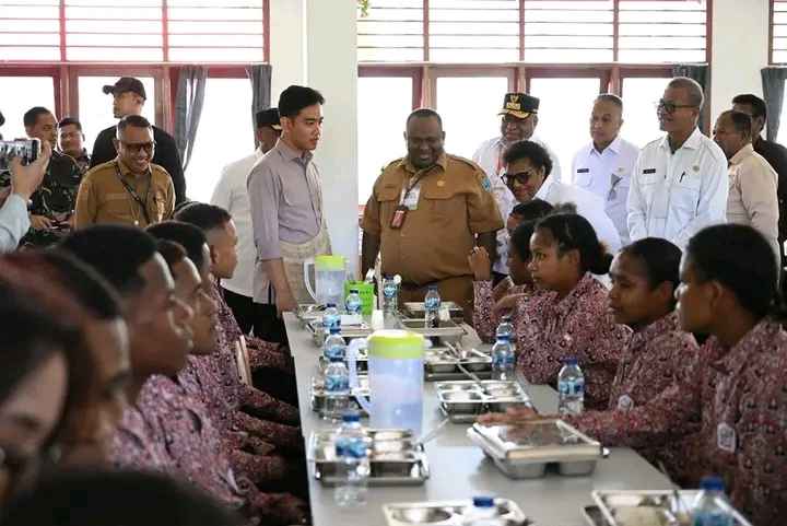 Pastikan Pendidikan Menjangkau Anak Kurang Mampu, Wapres Tinjau SRMA 41 Biak