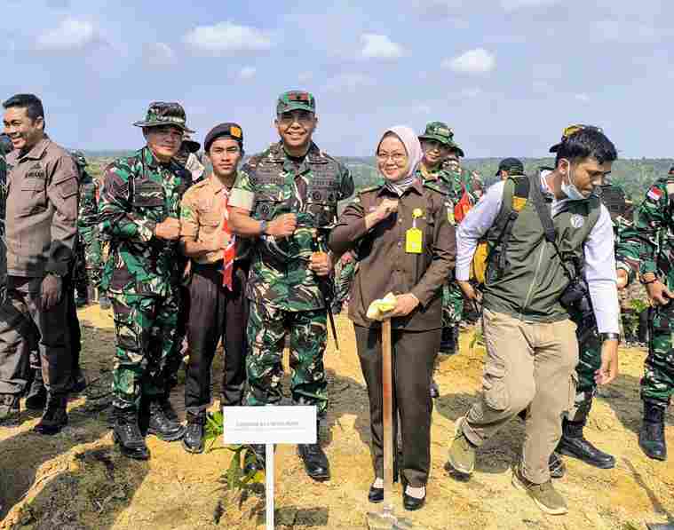 Reforestasi 2.574 Ha TNTN Resmi Dimulai, Danrem 031/WB Brigjen TNI Dr. Agustatius Sitepu Tegaskan Komitmen Pulihkan TNTN