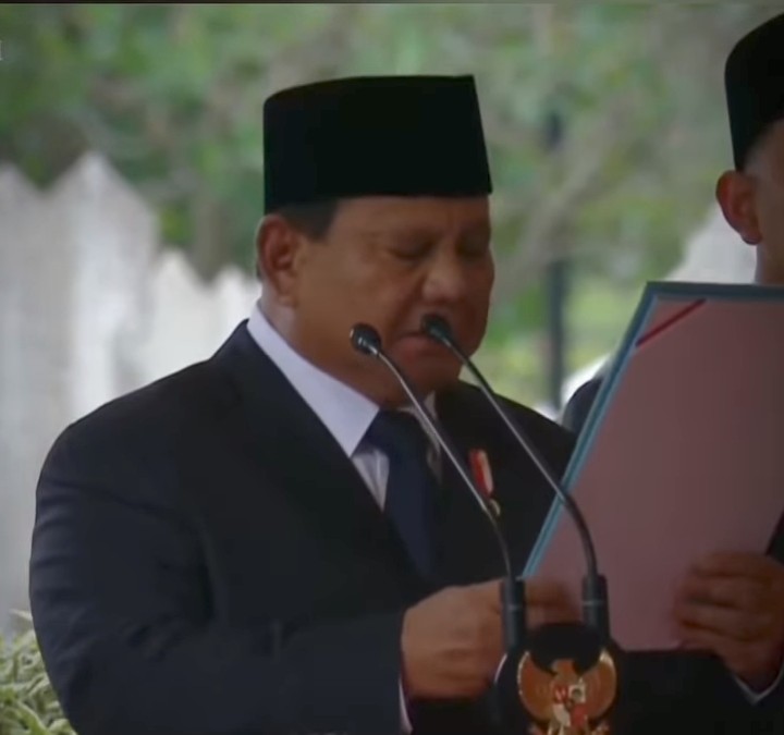 Presiden Prabowo Pimpin Langsung Pemakaman Wakil Presiden RI ke-6 Di Taman Makam Pahlawan Jakarta