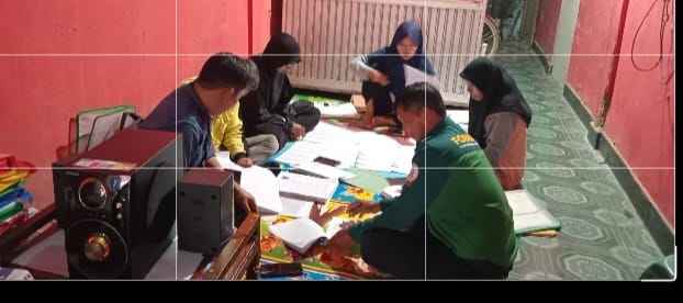 Di Balik Wangi Parfum Idul Adha dan Kesibukan Ruang Sekretariat PKBM Al Zaytun