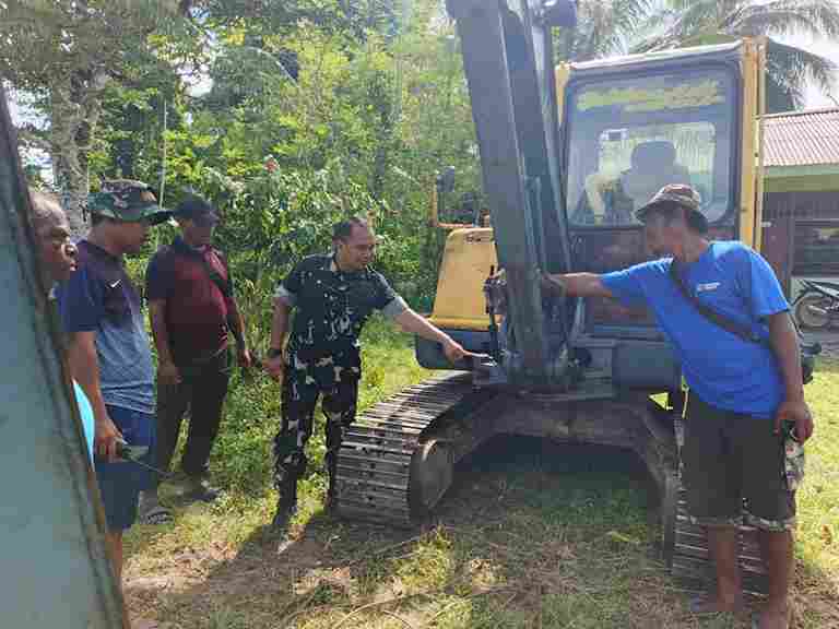Dandim 1801/Manokwari Cek Kelayakan Alat Berat di Lokasi TMMD Ke-128