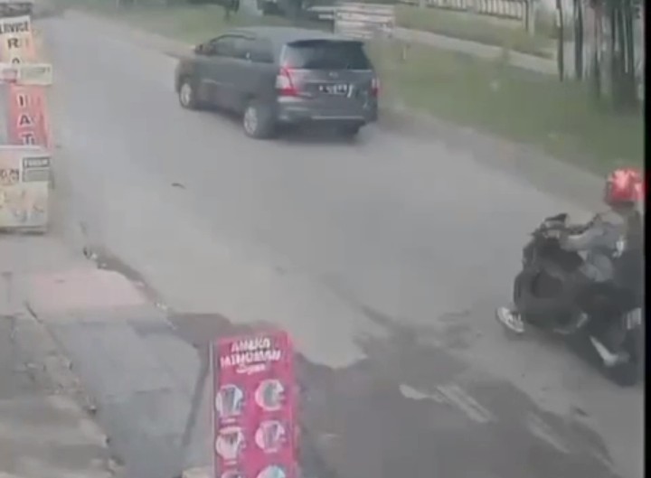 Petugas Kebersihan Jadi Korban Tabrak Lari Pemotor Di  Bekasi