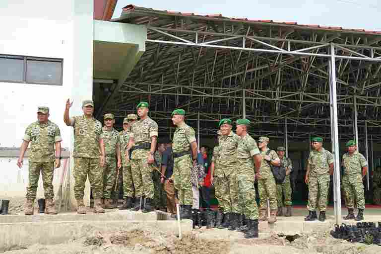 Wakasad Dampingi Wapang TNI Tinjau Program Strategis Pemerintah di Pandeglang