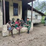 Satgas Yonif 123/Rajawali Pererat Silaturahmi dengan Warga Melalui Komsos di Kampung Wonggi