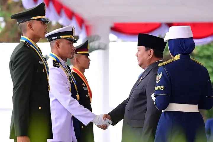 Pimpin Upacara Praspa 2026, Presiden Prabowo Lantik 1.177 Perwira Remaja TNI-Polri