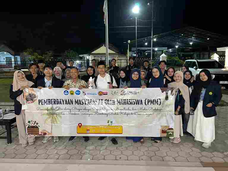 MAHASISWA PMM UNEJ UBAH LIMBAH BIOGAS DAN GULA CETAK JADI PRODUK BERNILAI EKONOMI DI DESA LOJEJER