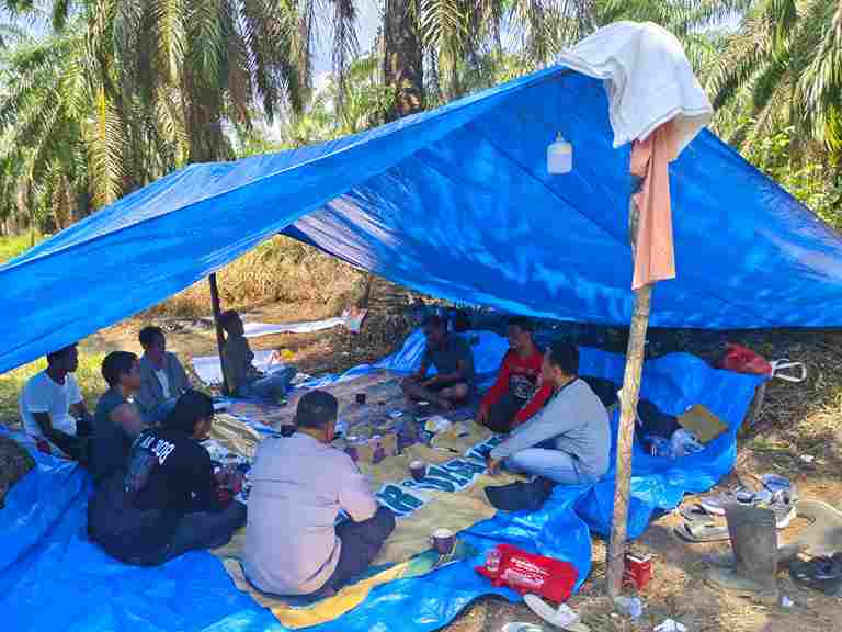 DEADLOCK MEDIASI, WARGA MESUJI REKLAMING LAHAN BLOK O;40-42