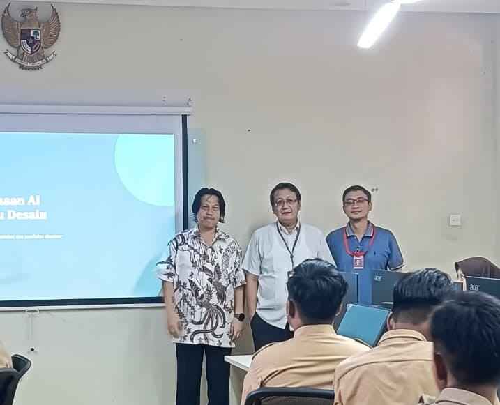 Dosen dan Mahasiswa UPJ Latih Siswa SMK Fadilah Buat Prototype UI/UX Pakai OpenAl