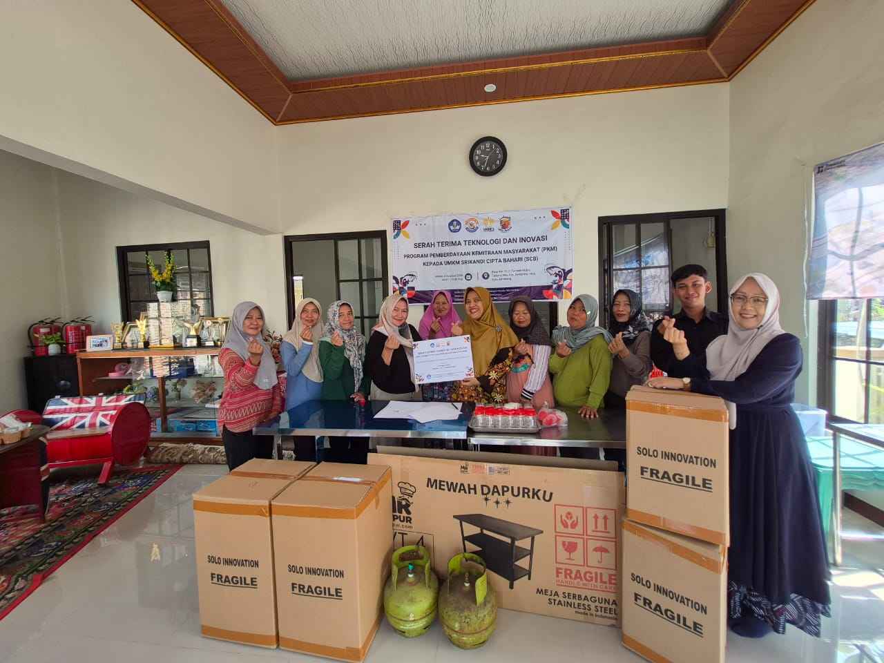 Tingkatkan Daya Saing UMKM Olahan Hasil Perikanan, Tim PKM UNNES Terapkan Teknologi Tepat Guna di KSM Srikandi Cipta Bahari