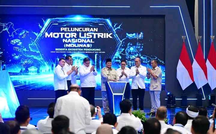 PRESIDEN PRABOWO LUNCURKAN MOTOR LISTRIK NASIONAL, TONGGAK KEMANDIRIAN TEKNOLOGI DAN INDUSTRI NASIONAL