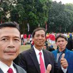 TUTOR DAN WARGA BELAJAR PKBM AL-ZAYTUN BERDIRI BERSAMA UNTUK INDONESIA
