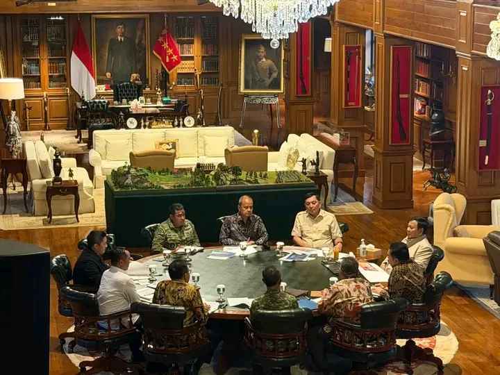 PRESIDEN PRABOWO PERINTAHKAN PENERTIBAN KAWASAN HUTAN DILAKUKAN TEGAS, TRANSPARAN, DAN AKUNTABEL