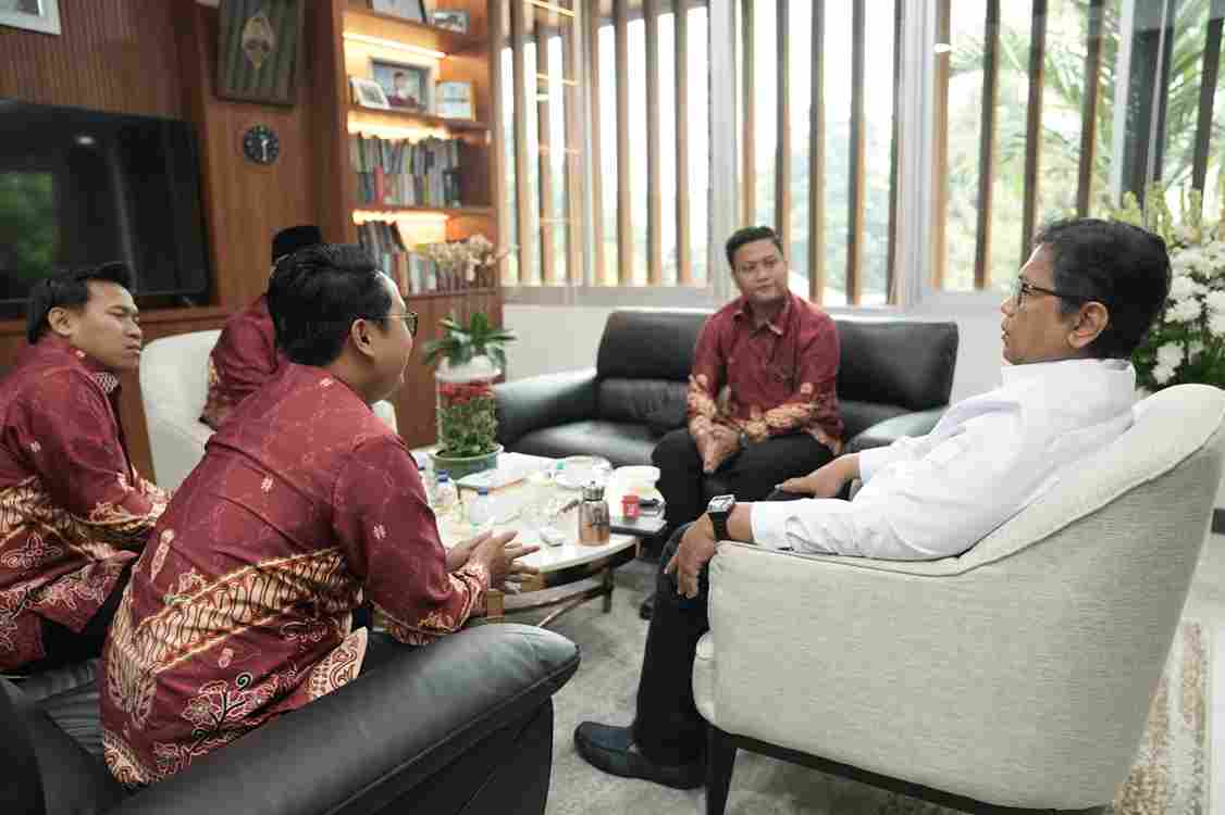 TERIMA IMM, VIVA YOGA INGATKAN MAHASISWA JANGAN TABU POLITIK
