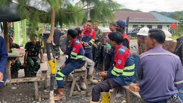 PERERAT TOLERANSI, SATGAS YONIF 645/GTY GELAR KOMSOS DAN IBADAH BERSAMA WARGA MUSLIM DI YALIMO