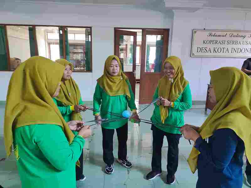 EXAMINING THE ROLE OF PKBM AL ZAYTUN IN BUILDING LEARNER INDEPENDENCE