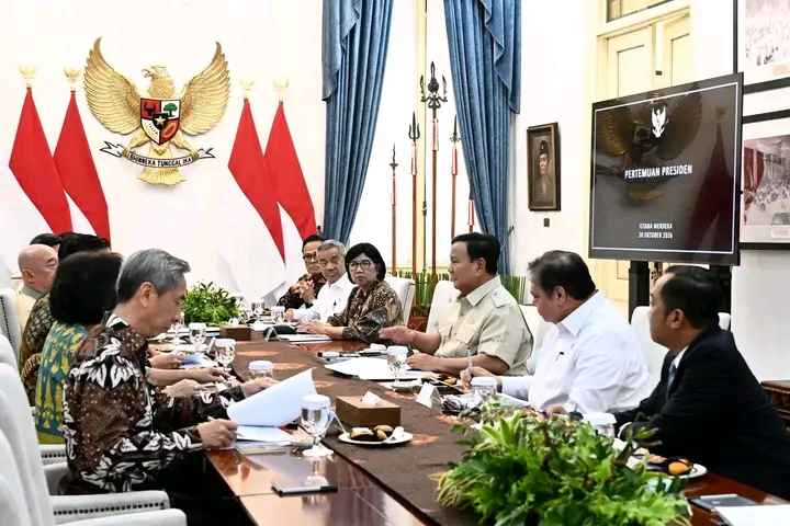 Presiden Prabowo Bahas Rekomendasi DEN dan Perkuat Ekonomi di Tengah Dinamika Global