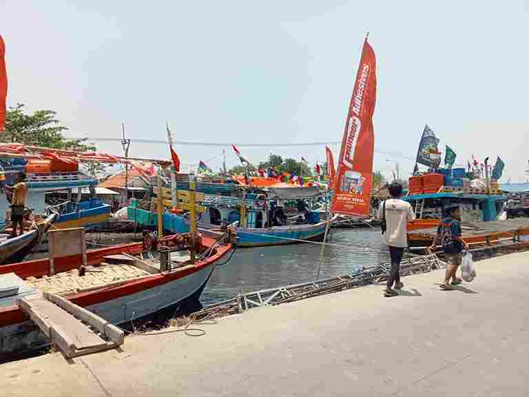 Ratusan Perahu Meriahkan Nadran Bubuh dan Jaring di Desa Pabean Udik Indtamayu