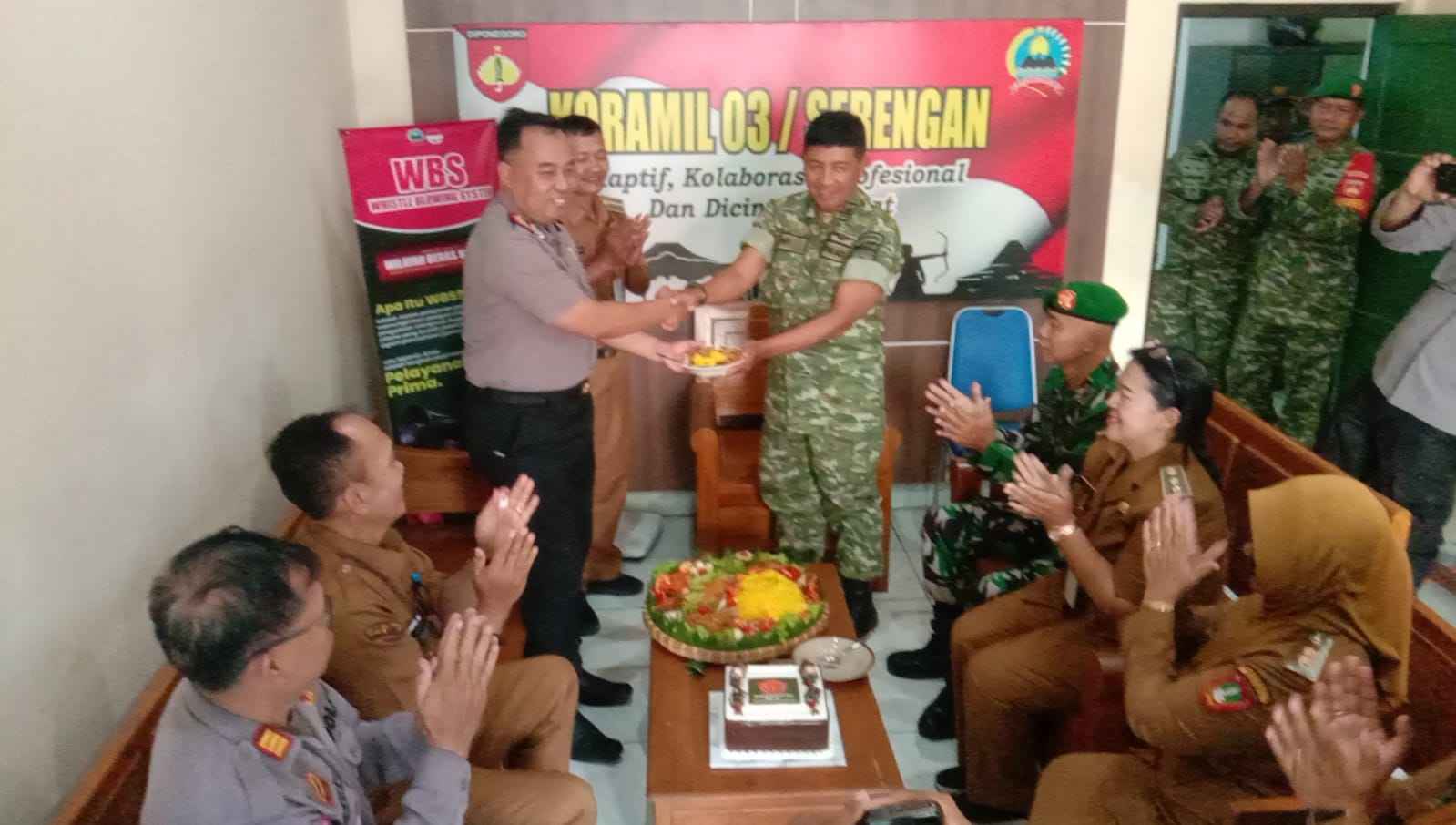 Sinergi Untuk Negeri, Kapolsek dan Camat Serengan Beri Ucapan HUT TNI ke-81 ke Koramil 03/Serengan