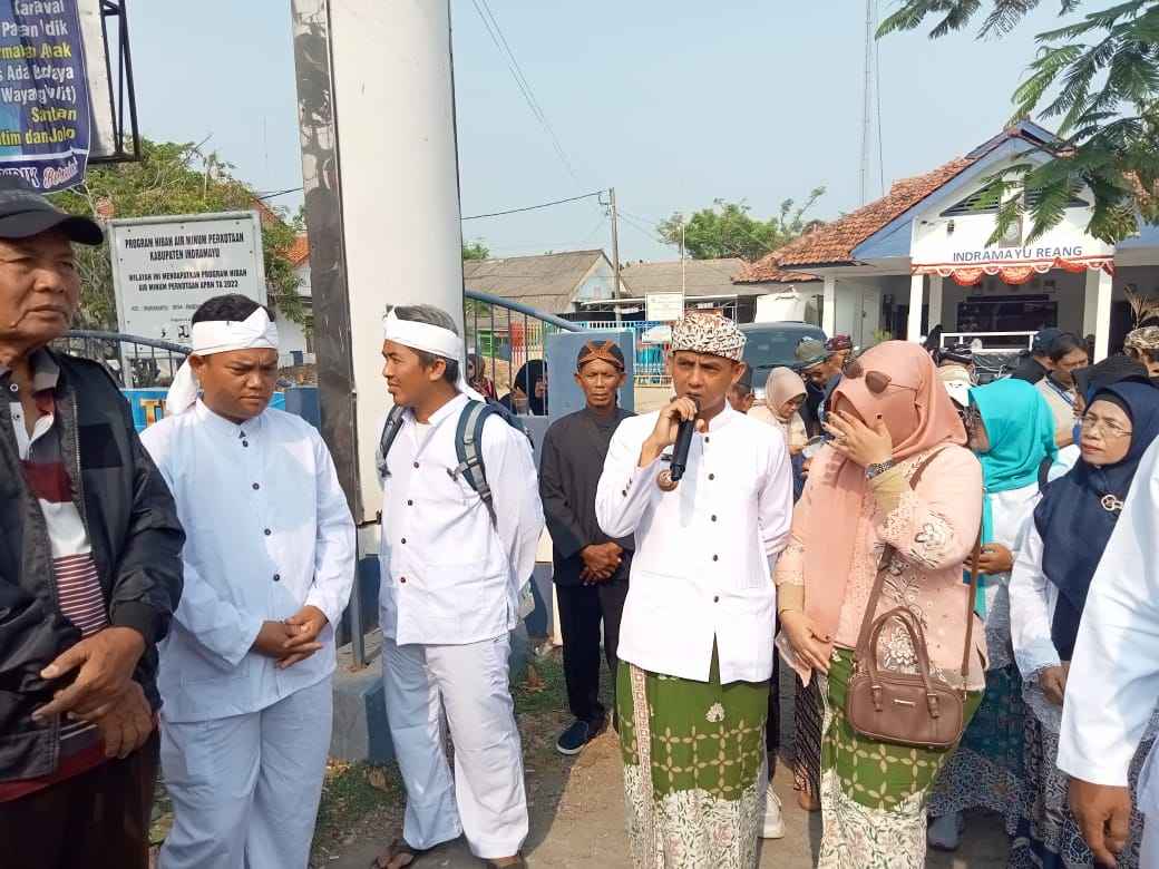 Meriah! Ribuan Warga Padati Unjungan Buyut Jaka Dolog Desa Pabean Udik Indramayu